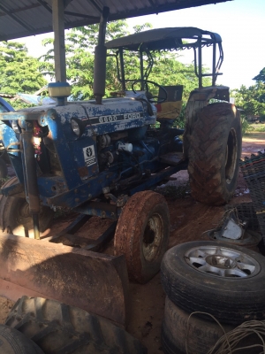 ขาย FORD. 77. T-1. อุปกร2ชิ้น  ใบดัน ผาน 7 พร้อมใช้สุดๆ