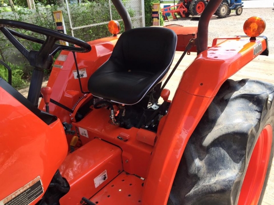 ขายรถไถKubota L3408 (4WD) พร้อมใบมีดหน้าใหม่และผานพรวน รถพร้อมใช้งาน