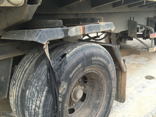 ขายหางพ่วง  สามมิต  2  เพลา. ปี 48    สนใจติดต่อ  081 - 6079515