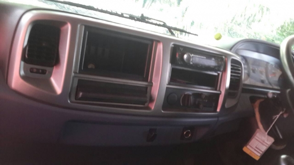 รถฮีโน่ 6 ล้อดั้ม FC9J 175 แรงม้า. ปี 53  ( รถวิ่ง 130,000 กม. )     สนใจติดต่อ  081 - 6079515