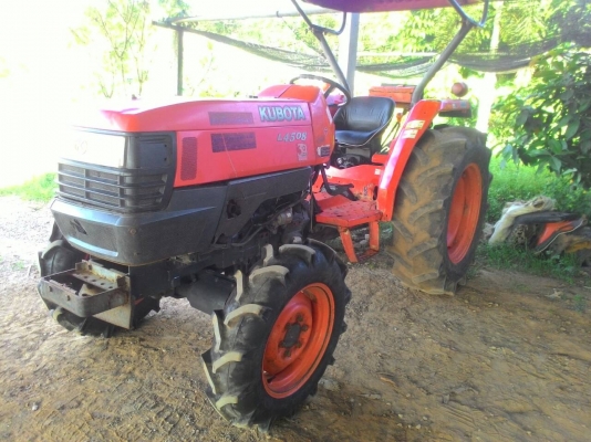 ขายรถไถ KUBOTA L4508 แถมผาน6 ยางหน้าใหม่  ทะเบียนพร้อมโอน  ราคา 200,000 รถอยู่ อ.แกลง จ.ระยอง  สนใจสอบถาม 0818618678 id line=0818618678 0899347475 id line=carbonthai มีรถขนส่งบริการทั่วไทย