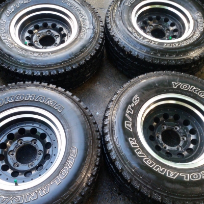 ล้อขอบ 15  6รู กว้าง 8.5 พร้อมยางปี 14 YOKOHAMA 31*10.5 ทั้งชุด 17,000