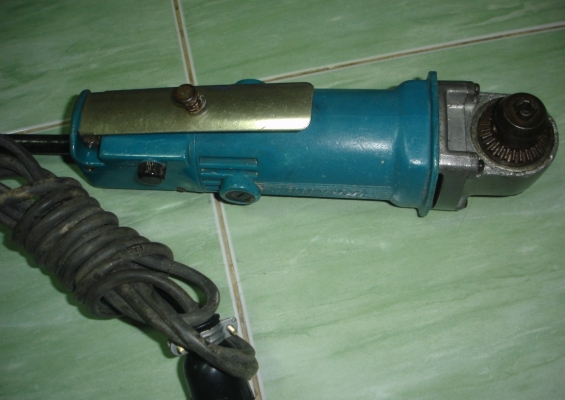 ขายสว่านไฟฟ้าหัวงอ makita 10mm. รุ่น DA 3010 (450w.)