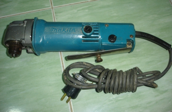 ขายสว่านไฟฟ้าหัวงอ makita 10mm. รุ่น DA 3010 (450w.)
