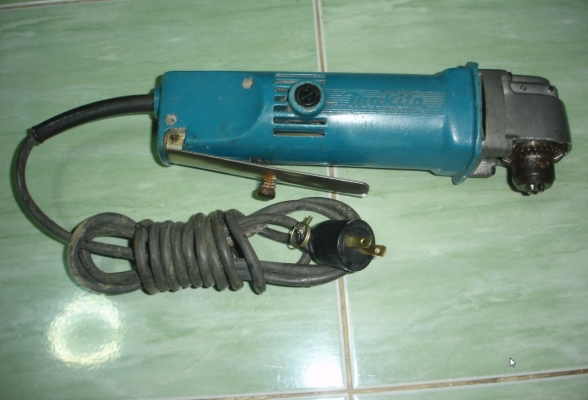 ขายสว่านไฟฟ้าหัวงอ makita 10mm. รุ่น DA 3010 (450w.)