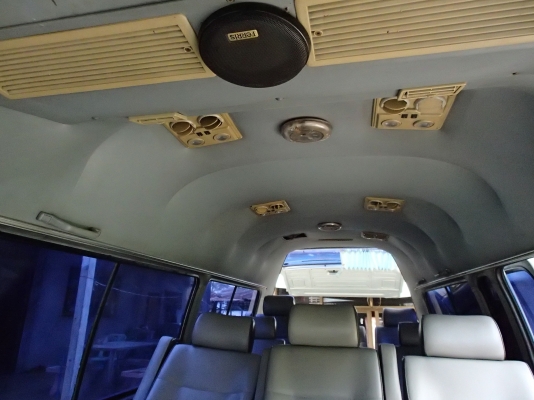 รถบ้านเจ้าของขายเอง รถตู้หลังคาสูงCOMMUTER ดีเซล 3000 cc เครื่องดีเดิมไม่มีชนแอร์ฉ่ำทีวีCD ครบสวยสอาดพร้อมใช้ พร้อมโอน