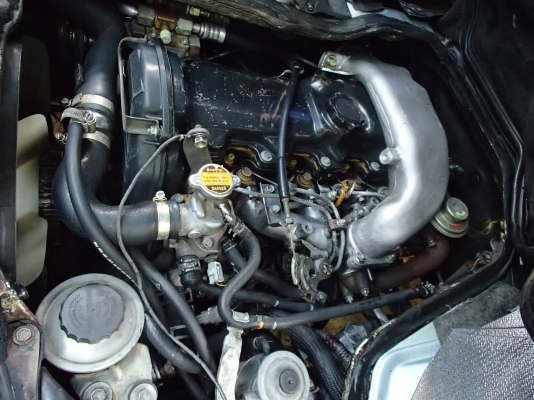 รถบ้านเจ้าของขายเอง รถตู้หลังคาสูงCOMMUTER ดีเซล 3000 cc เครื่องดีเดิมไม่มีชนแอร์ฉ่ำทีวีCD ครบสวยสอาดพร้อมใช้ พร้อมโอน