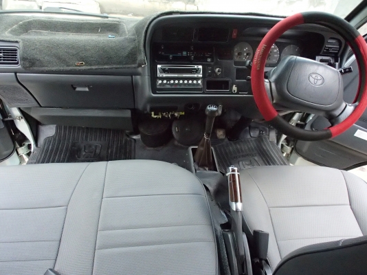 รถบ้านเจ้าของขายเอง รถตู้หลังคาสูงCOMMUTER ดีเซล 3000 cc เครื่องดีเดิมไม่มีชนแอร์ฉ่ำทีวีCD ครบสวยสอาดพร้อมใช้ พร้อมโอน