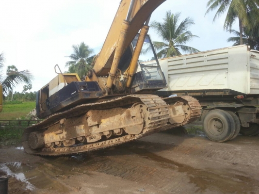 ขายรถแบคโฮ KOMATSU PC200-5 ระบบไฟเต็ม คอลโทรลสั้น เอกสารอินวอย ราคา 650000