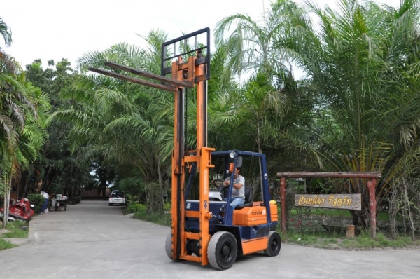 (ลดกระหน่ำ)ขายFORKLIFT TOYOTA 5FG20(2ตัน) สวยเดิมจากญี่ปุ่น ยังไม่เคยใช้ในไทย 140,000เท่านั้น!!