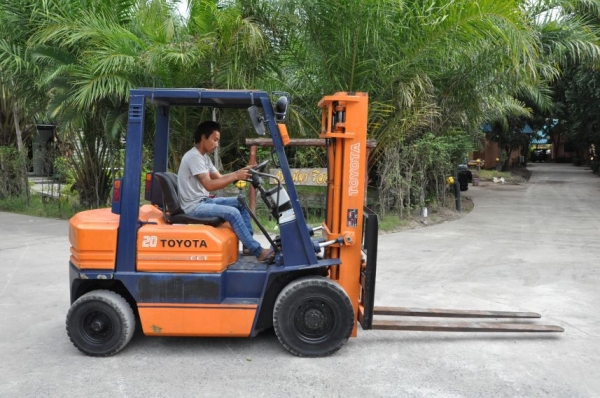 (ลดกระหน่ำ)ขายFORKLIFT TOYOTA 5FG20(2ตัน) สวยเดิมจากญี่ปุ่น ยังไม่เคยใช้ในไทย 140,000เท่านั้น!!