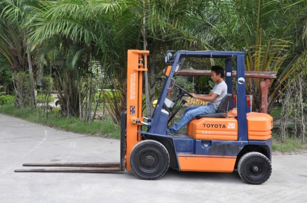 (ลดกระหน่ำ)ขายFORKLIFT TOYOTA 5FG20(2ตัน) สวยเดิมจากญี่ปุ่น ยังไม่เคยใช้ในไทย 140,000เท่านั้น!!