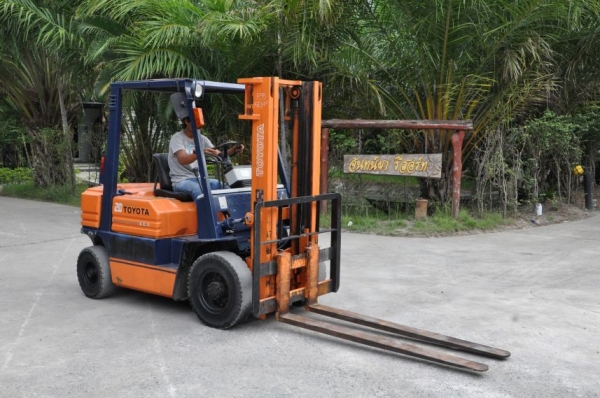 (ลดกระหน่ำ)ขายFORKLIFT TOYOTA 5FG20(2ตัน) สวยเดิมจากญี่ปุ่น ยังไม่เคยใช้ในไทย 140,000เท่านั้น!!