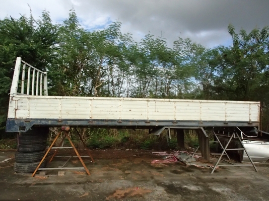 ขายกระบะรถ HINO ยาว 5.50 ม. ปูพื้นเหล็กราคาถูกๆครับ