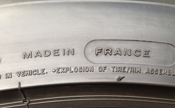 ยาง Michelin 255 40 20 ปลายปี11 พร้อมใช้งาน ราคาไม่แพง