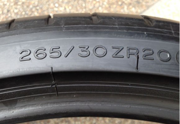 ยาง Michelin super sport 265 30 20 สิ้นปี13 สภาพสวย เนื้อนิ่ม ราคาไม่แพง