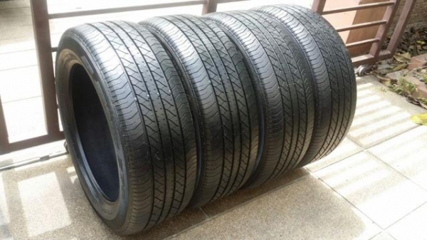 ยาง Dunlop 235 55 19 ดอกเต็มๆ ไม่มีปะ ราคาไม่แพง