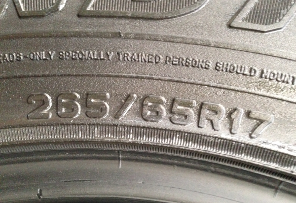 ยาง All Dunlop 265 65 17 ปี12 สภาพดี ดอกเต็ม จำนวน3เส้น ราคาไม่แพง