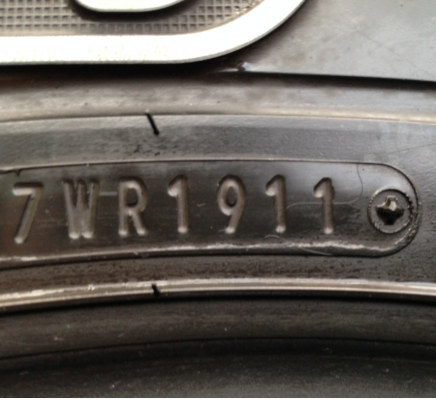 ยาง All Dunlop 265 70 16 กลางปี11 จำนวน2เส้น made in Japan ดอกดี ไม่มีปะ ราคาไม่แพง