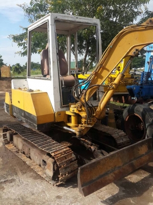 รถขุด KOMATSU PC30-6