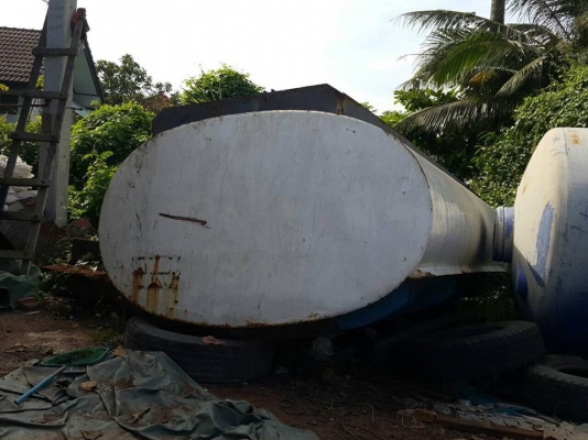 ถังน้ำมันเจาะทะลุเป็นถังน้ำ 16,000 ลิตร ใส่รถ 10 ล้อ