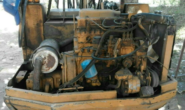 ขายรถแบคโฮ KOMATSU PC10-3 พร้อมสาลี่ลาก ราคา 120000