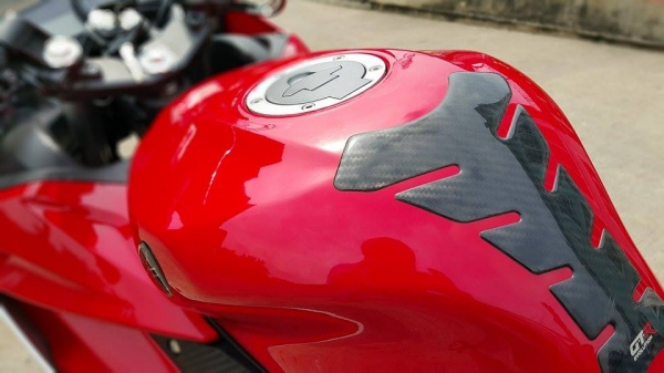 ด่วน R15 2014 วิ่งน้อย ไม่ล้มไม่ชน ขายถูก จัดส่งฟรี ต่อรองได้ครับ