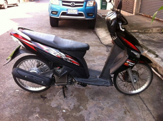 Click ปี 48 รถบ้าน สี แดง เครื่องเดิมๆ มีเล่ม เอกสารพร้อมโอน