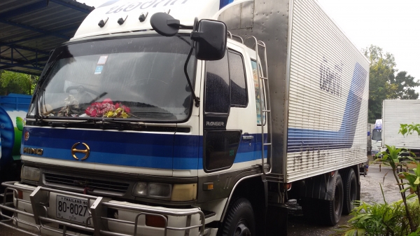 ขายรถ 10 ล้อ FL. 1M. 220แรง เพลาเดียว รถห้างแท้ เครื่องดีคัชชีได้ เอาใช้งานได้เลยไฟแนนจัดได้ 500000บาท