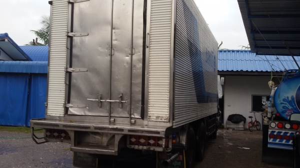 ขายรถ 10 ล้อ FL. 1M. 220แรง เพลาเดียว รถห้างแท้ เครื่องดีคัชชีได้ เอาใช้งานได้เลยไฟแนนจัดได้ 500000บาท