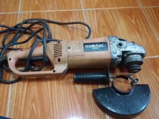 หินเจียรไฟฟ้า 7'' Maktec  By Makita