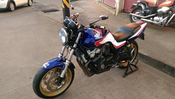 ขายคับ HONDA CB400 TECH1 ปี2000 ทะเบียนพร้อมโอนภาษีไม่ขาด สีสวย ท่อแต่ง แฮนด์แต่ง กันล้ม กระจกแต่ง ราคา 92500 บาท ส่งได้ทั่วไทยคับ สนใจติดต่อ 081-0578282 คับ ส่งได้ทั่วไทยคับ สนใจติดต่อ 081-0578282 FACEBOOK ชาญณรงค์ ป๊อป ชัยอมฤต ไอดีไลน์ POPBIGBIKESAKON ค