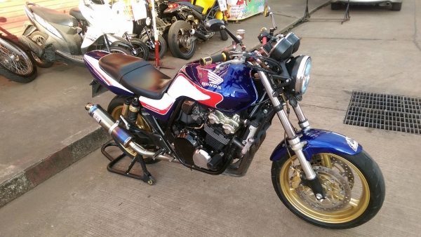 ขายคับ HONDA CB400 TECH1 ปี2000 ทะเบียนพร้อมโอนภาษีไม่ขาด สีสวย ท่อแต่ง แฮนด์แต่ง กันล้ม กระจกแต่ง ราคา 92500 บาท ส่งได้ทั่วไทยคับ สนใจติดต่อ 081-0578282 คับ ส่งได้ทั่วไทยคับ สนใจติดต่อ 081-0578282 FACEBOOK ชาญณรงค์ ป๊อป ชัยอมฤต ไอดีไลน์ POPBIGBIKESAKON ค