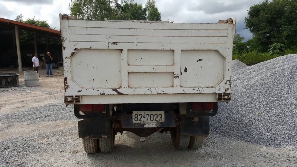 ขาย 6 ล้อดั้ม KM300 วางหัว FB เครื่อง DQ100 คัสซีสวยตลอดเส้น ทะเบียนพร้อมโอน ราคาต่อรองได้ครับ ขาย 6 ล้อดั้ม KM300 วางหัว FB เครื่อง DQ100 คัสซีสวยตลอดเส้น ทะเบียนพร้อมโอน ราคาต่อรองได้ครับ