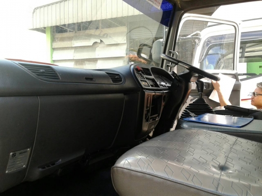 ขายรถบรรทุก 6 ล้อตู้แห้งประตูสวิง 10 บานยาว 7.20 เมตร ISUZU DECA 200 แรงม้าปี 2549 ราคา 780000