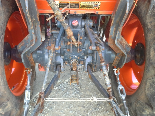 ขาย แทรกเตอร์ KUBOTA M6040 สภาพพร้อมใช้งาน