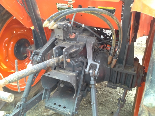 ขาย แทรกเตอร์ KUBOTA M6040 สภาพพร้อมใช้งาน