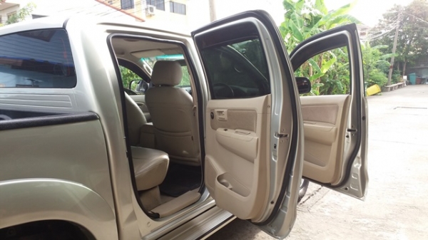 ขายโตโยต้า วีโก้ พรีรันเนอร์4ประตู3000cc