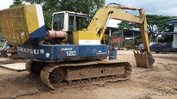 ขายรถแบคโฮ KOMATSU PC100-3 ราคา 360000