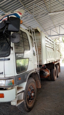 ขายรถบรรทุก 10 ล้อดัมพ์ HINO FM3H 195 แรงม้า กระบะสามมิตร กระจกไฟฟ้า ราคา 880000
