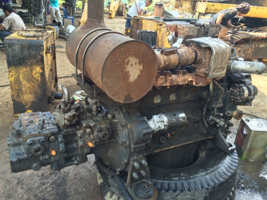 ขายปั๊มไฮโดรลิค KOMATSU PC200 รุ่น 7 ราคา120000 บาท