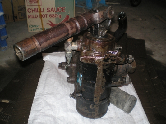 ขายกระปุกพวงมาลัย  fuso