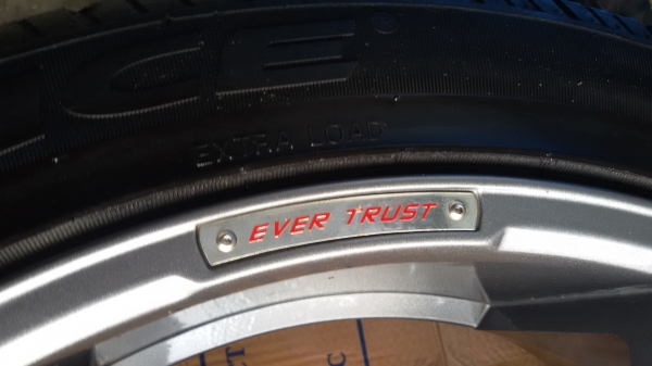 ขายล้อรถ. ขอบ 22  สภาพสวย. 6 รู