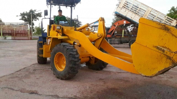 ขายรถตัก