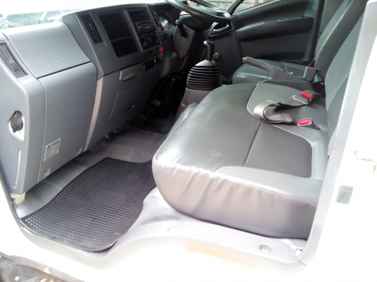 6 ล้อกลาง *ตู้ 10บาน*  *Euro.3*  ISUZU  NMR  130 แรงม้า *คอมมอนเรว*  รถสวยจริง+พร้อมใช้งาน* รถห้างแท้ * มีเล่มพร้อมโอน*