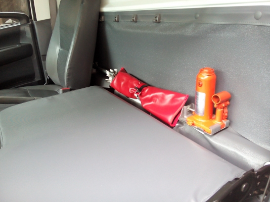 6 ล้อกลาง *ตู้ 10บาน*  *Euro.3*  ISUZU  NMR  130 แรงม้า *คอมมอนเรว*  รถสวยจริง+พร้อมใช้งาน* รถห้างแท้ * มีเล่มพร้อมโอน*