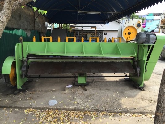 ขายเครื่องตัดเหล็ก10ฟุตตัดได้6มิลพร้อมใช้ครับ