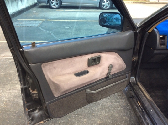 ขายรถโตโยต้า โคโลล่า ปี91 เครื่องสามห่วงหัวฉีด 1.3 เกียร์ธรรมดา ติดแก๊สLPG เพาเวอร์ ภายในสวยเดิมๆแอร์พร้อม วิทยุCD ตัวถังเดิมสีใช้ได้ไม่ผุ แม็ก15" เครื่องดี ช่วงล่างแน่นเลยครับ ขับดีเลยพร้อมใช้งานครับ ขายด่วนน