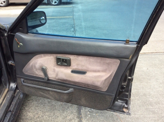 ขายรถโตโยต้า โคโลล่า ปี91 เครื่องสามห่วงหัวฉีด 1.3 เกียร์ธรรมดา ติดแก๊สLPG เพาเวอร์ ภายในสวยเดิมๆแอร์พร้อม วิทยุCD ตัวถังเดิมสีใช้ได้ไม่ผุ แม็ก15" เครื่องดี ช่วงล่างแน่นเลยครับ ขับดีเลยพร้อมใช้งานครับ ขายด่วนน