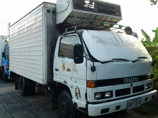 หกล้อ อีซูซุ NPR115 บรรทุกตู้เย็น ยาว 4.30ม สภาพดีพร้อม ทะเบียนพ้อมโอน หกล้อ อีซูซุ NPR115 บรรทุกตู้เย็น ยาว 4.30ม สภาพดีพร้อม ทะเบียนพ้อมโอน